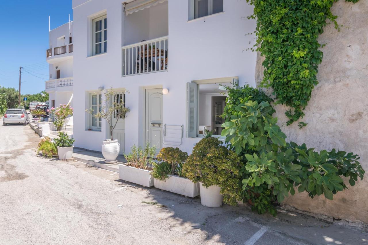 Areti'S Milos Guesthouses Adamantas  Zewnętrze zdjęcie