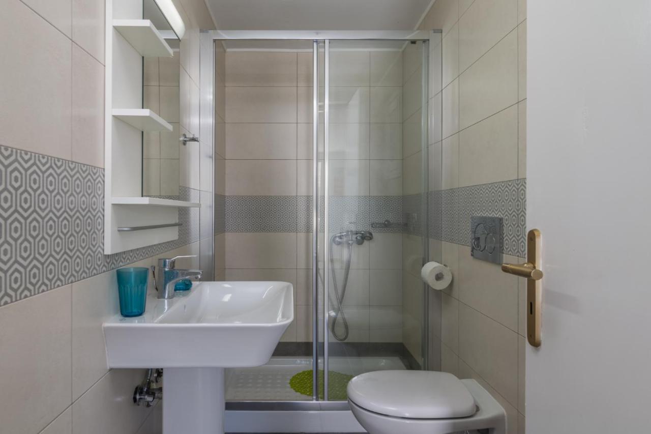 Areti'S Milos Guesthouses Adamantas  Zewnętrze zdjęcie