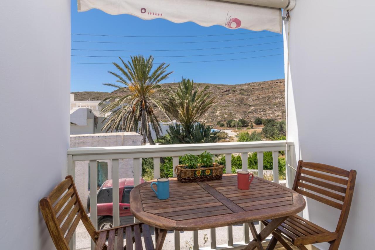 Areti'S Milos Guesthouses Adamantas  Zewnętrze zdjęcie