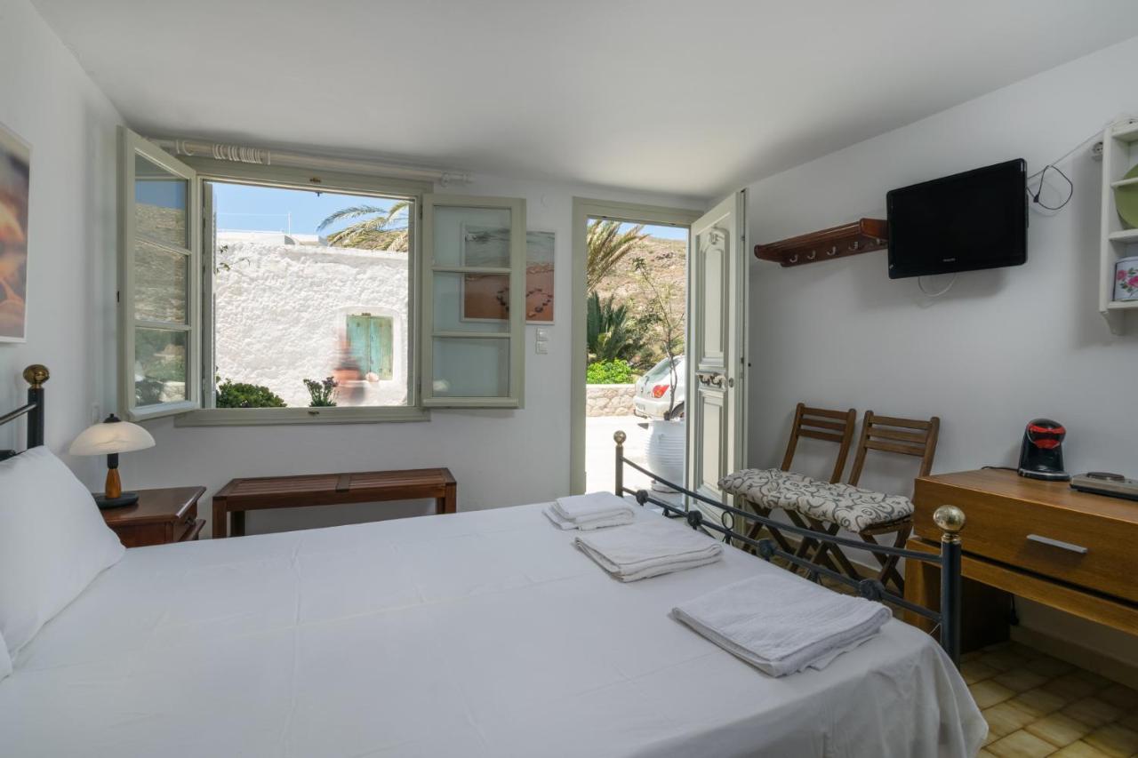 Areti'S Milos Guesthouses Adamantas  Zewnętrze zdjęcie