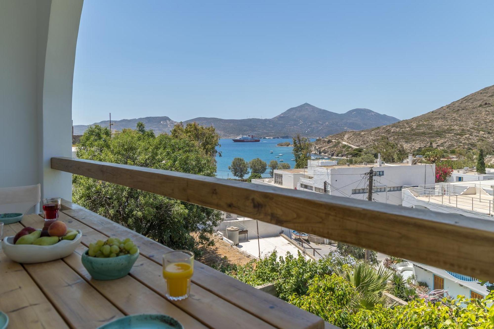 Areti'S Milos Guesthouses Adamantas  Zewnętrze zdjęcie